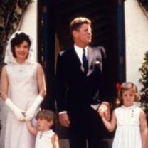 American_dynasties_the_kennedys_241x208